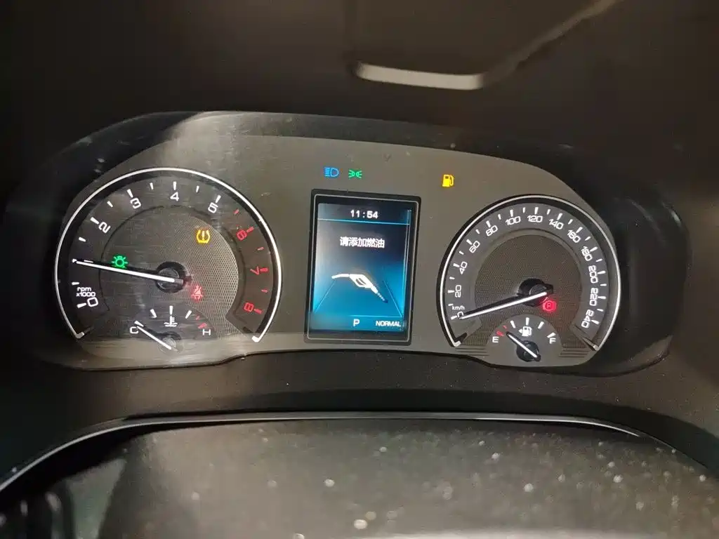 Wey Wey VV5 — миниатюра 4