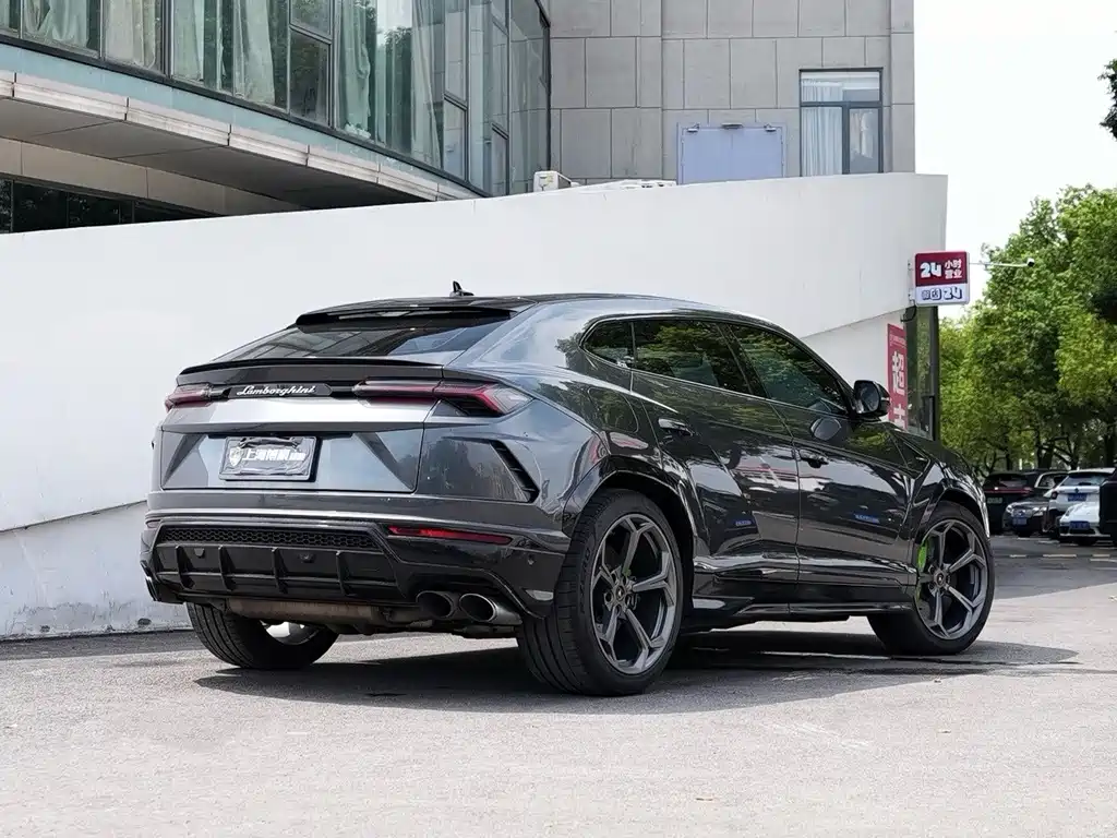Lamborghini Urus — миниатюра 6