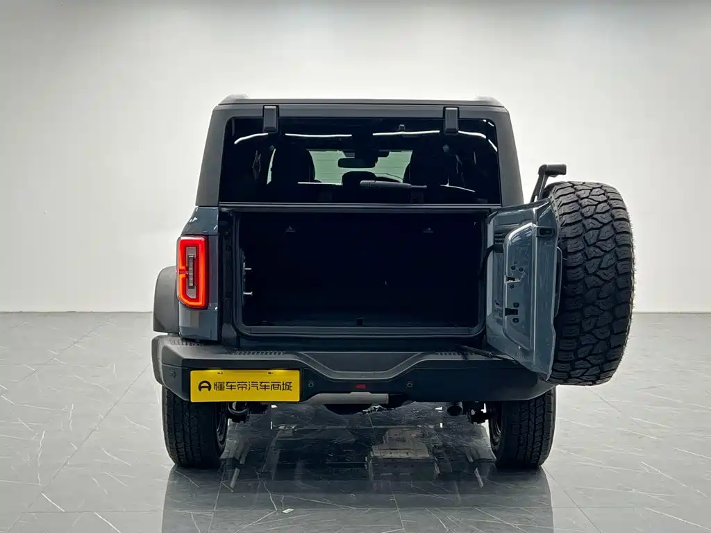 Ford Bronco — миниатюра 9