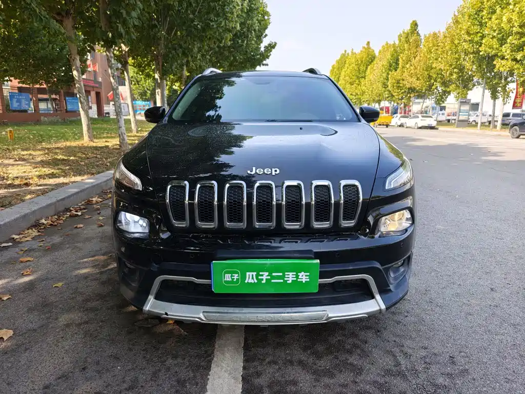 Jeep Cherokee — миниатюра 3