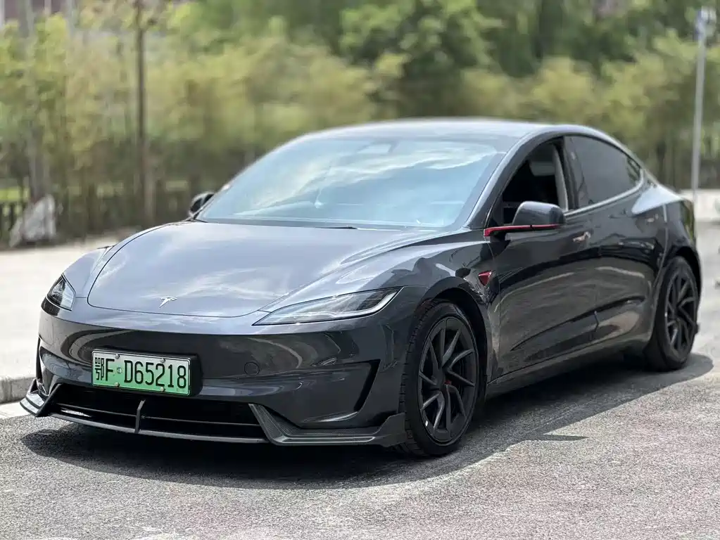 Tesla Model 3 2025
