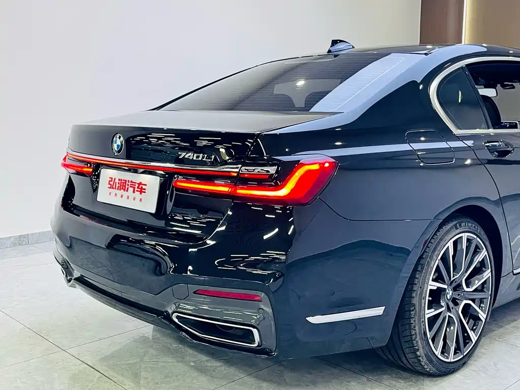 BMW 7 Series — миниатюра 24