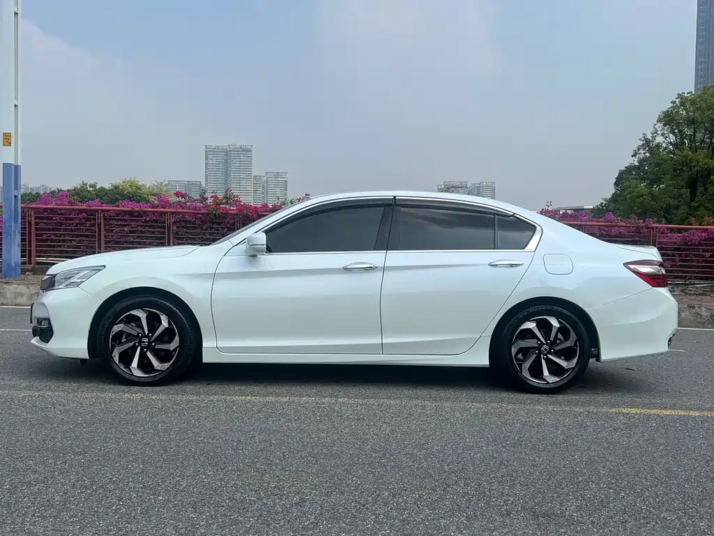 Honda Accord — миниатюра 5