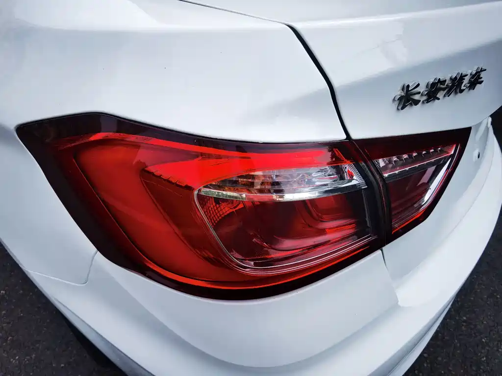 Changan Eado DT — миниатюра 8