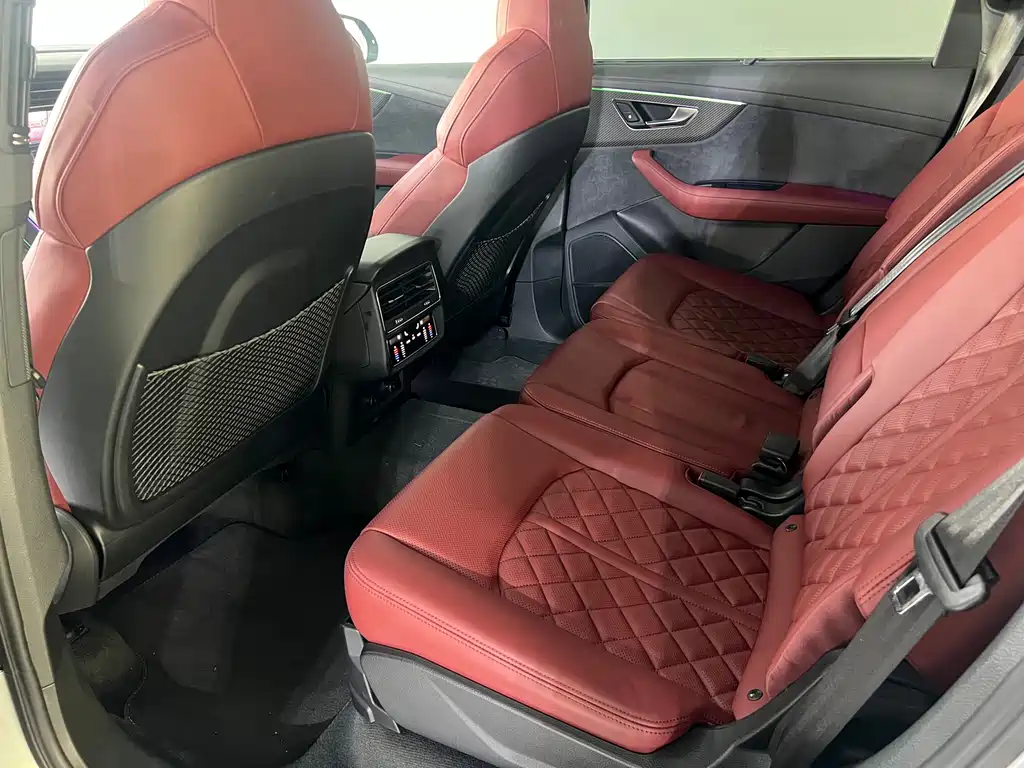 Audi SQ7 2024 4.0 TFSI