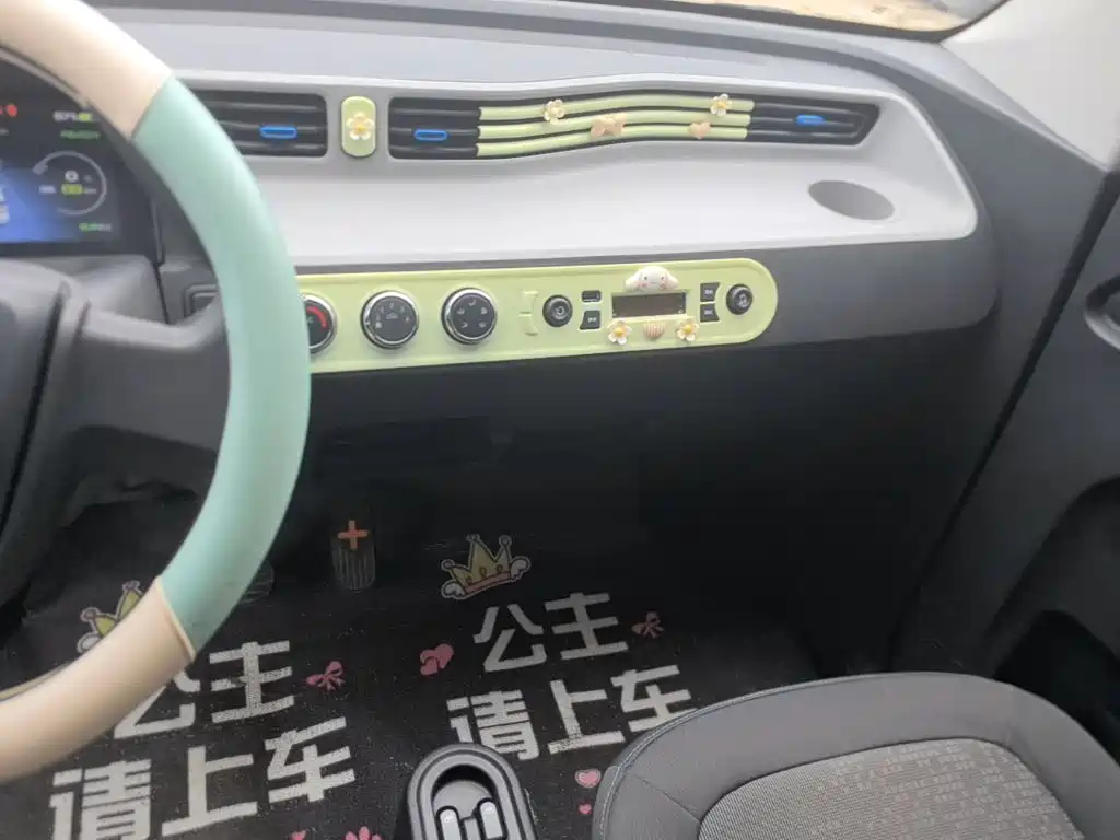 Wuling MINIEV — миниатюра 13