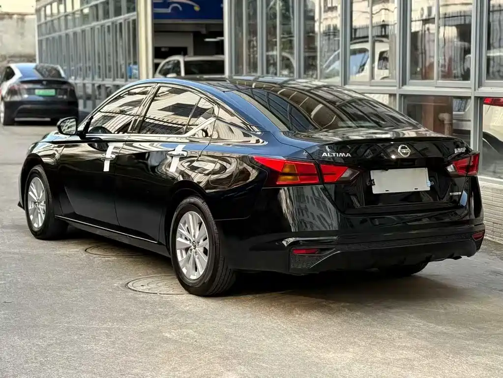 NISSAN TEANA