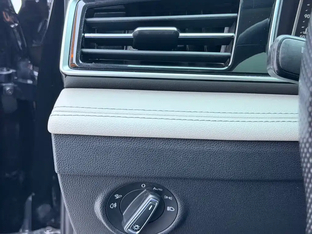 Volkswagen Tiguan L — миниатюра 7