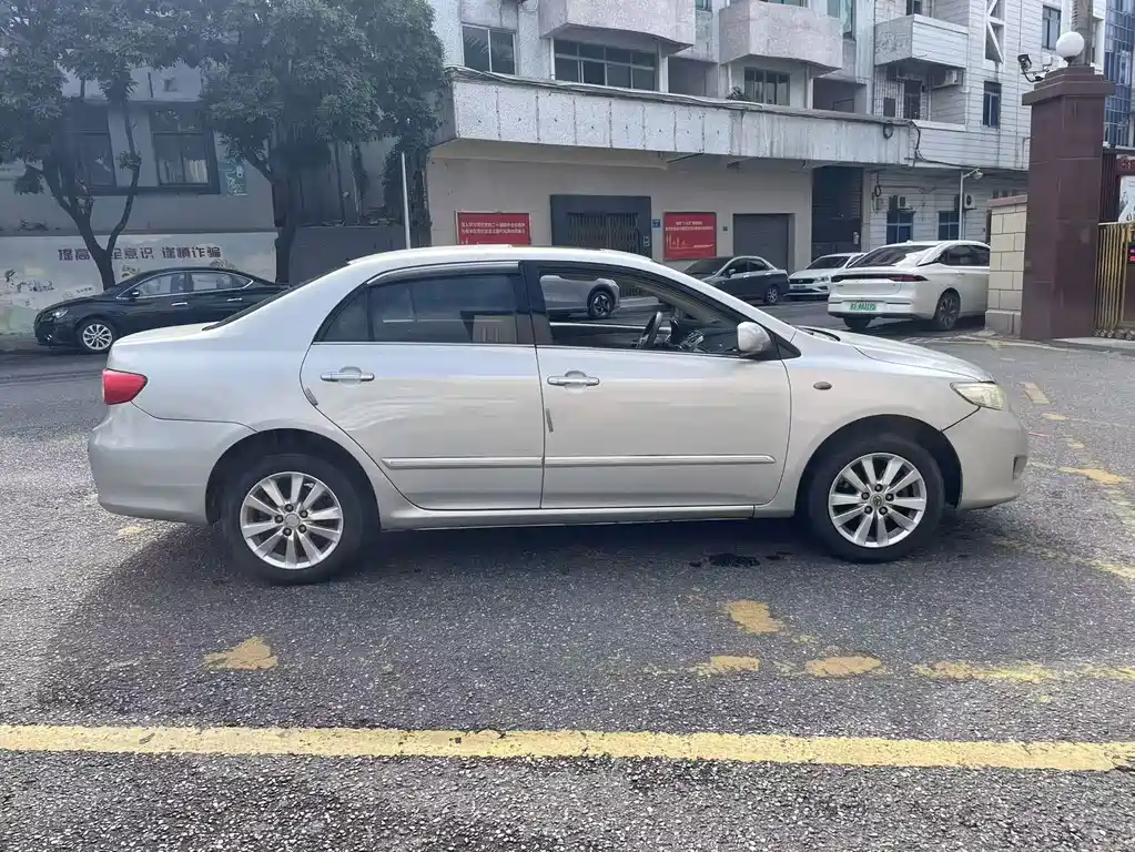 Toyota Corolla — миниатюра 4