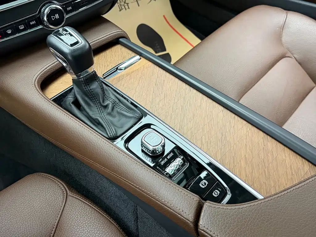 Volvo S90 — миниатюра 16