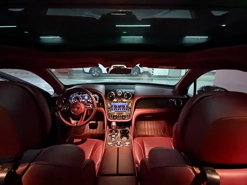 Bentley Bentayga — миниатюра 6