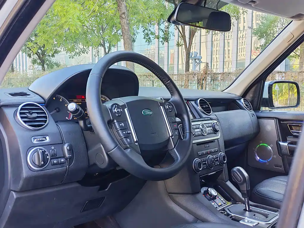 Land Rover Discovery — миниатюра 5