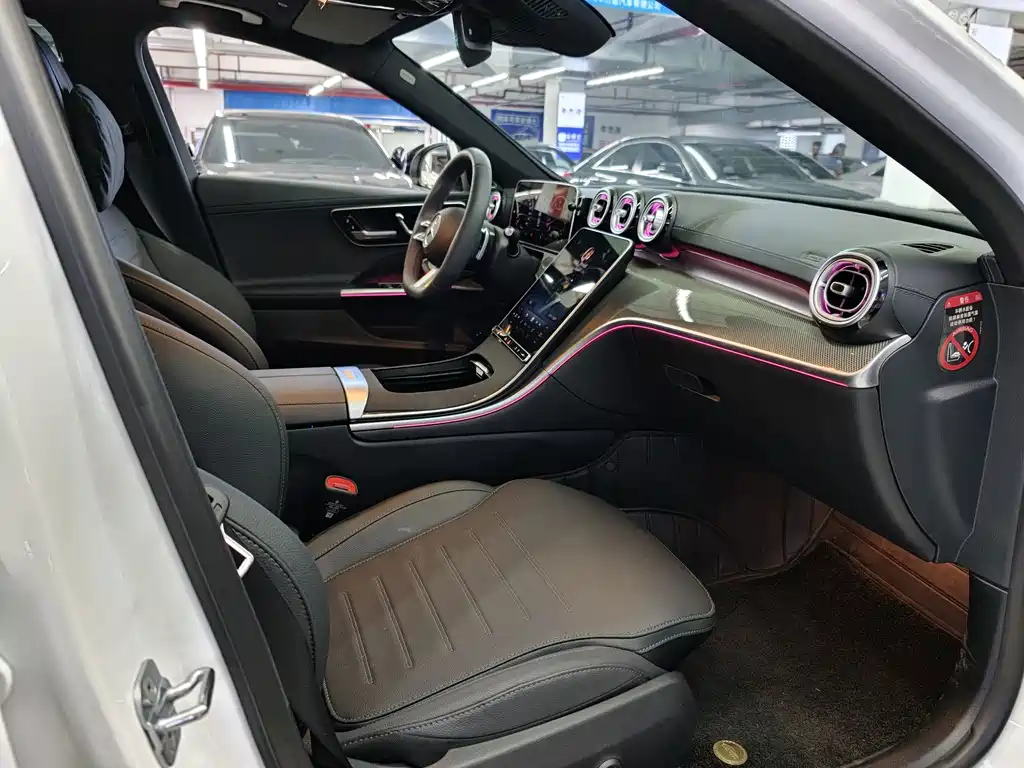 Mercedes-Benz C-Class — миниатюра 11