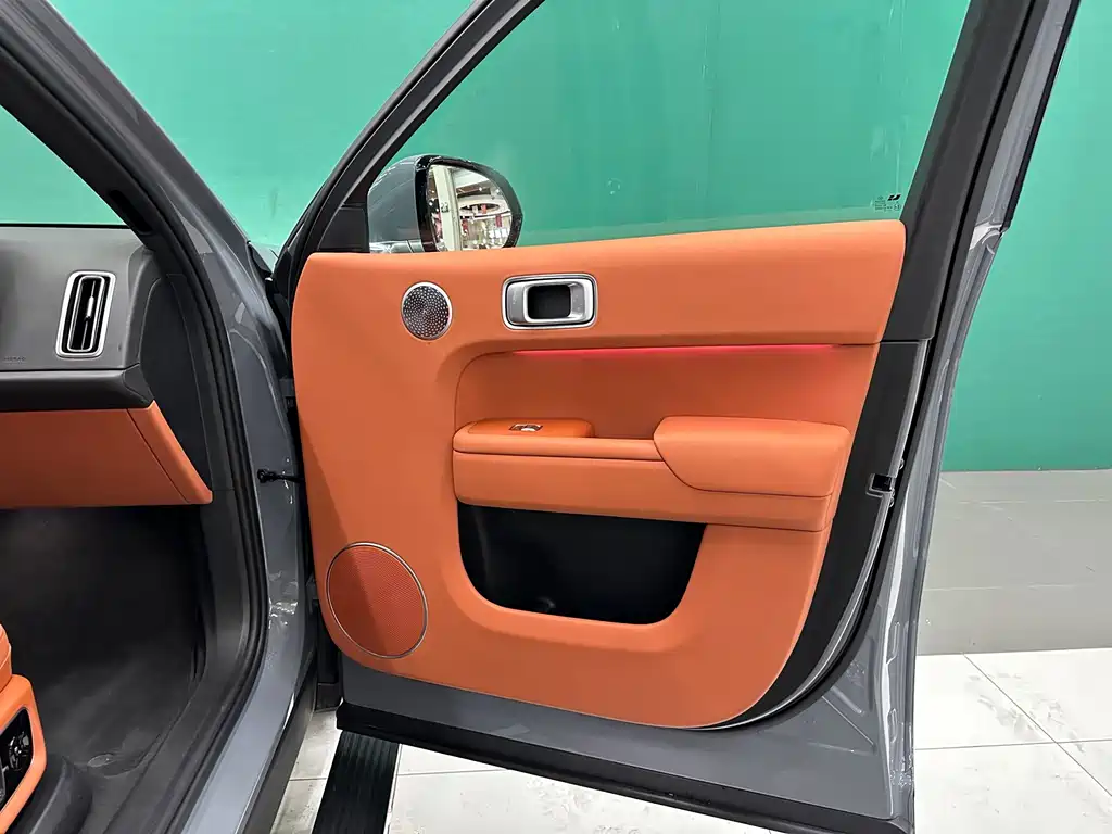 Li Auto Li L8 — миниатюра 16