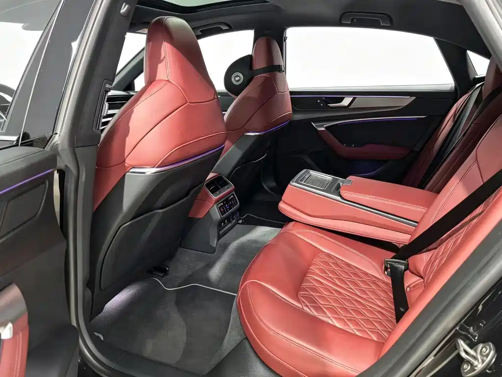 Audi A7L — миниатюра 7