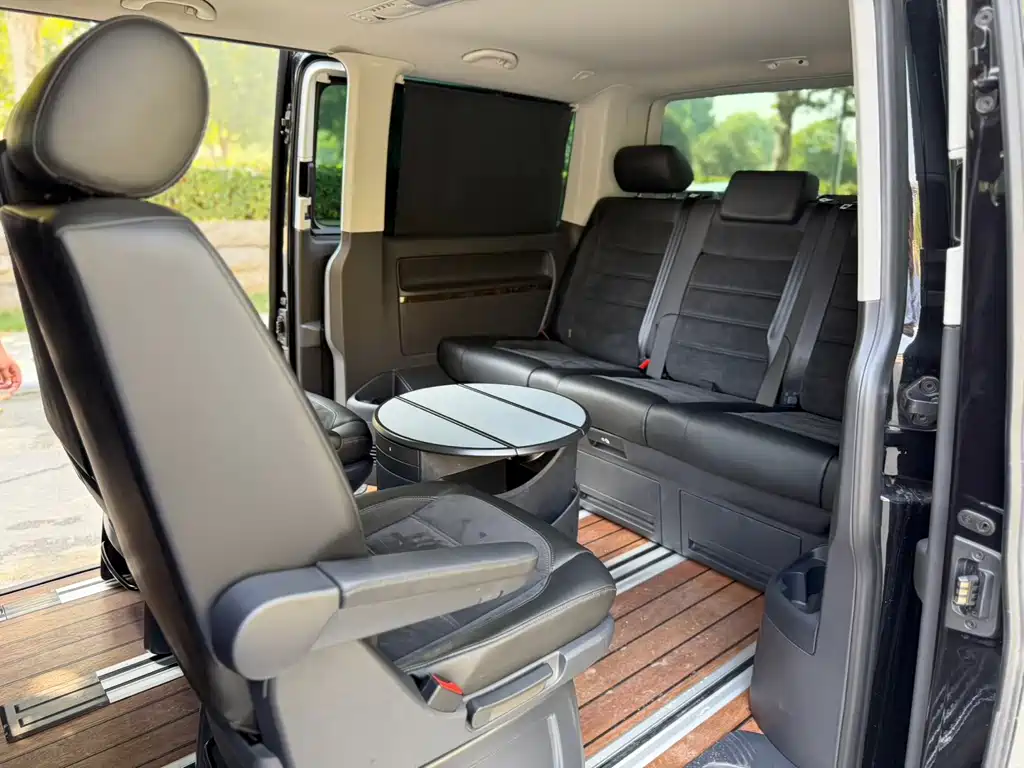 Volkswagen Multivan — миниатюра 6