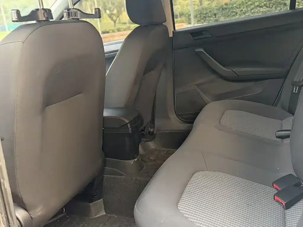 Volkswagen Santana — миниатюра 8
