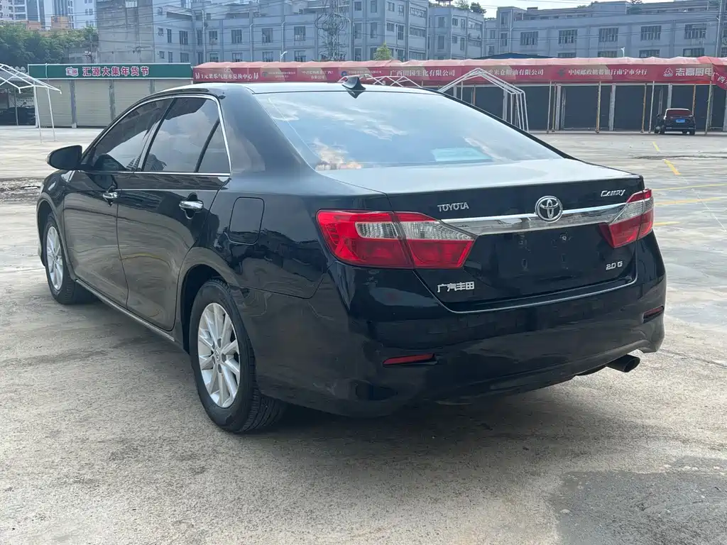 Toyota Camry — миниатюра 14