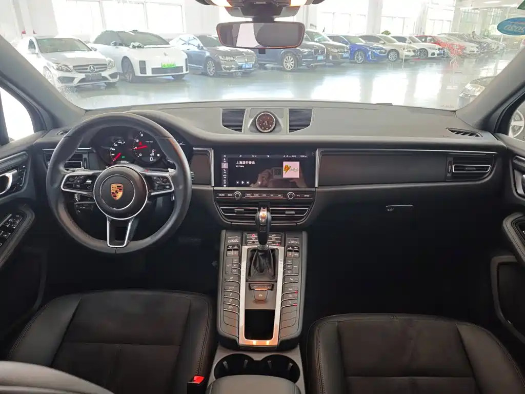 Porsche Macan — миниатюра 10