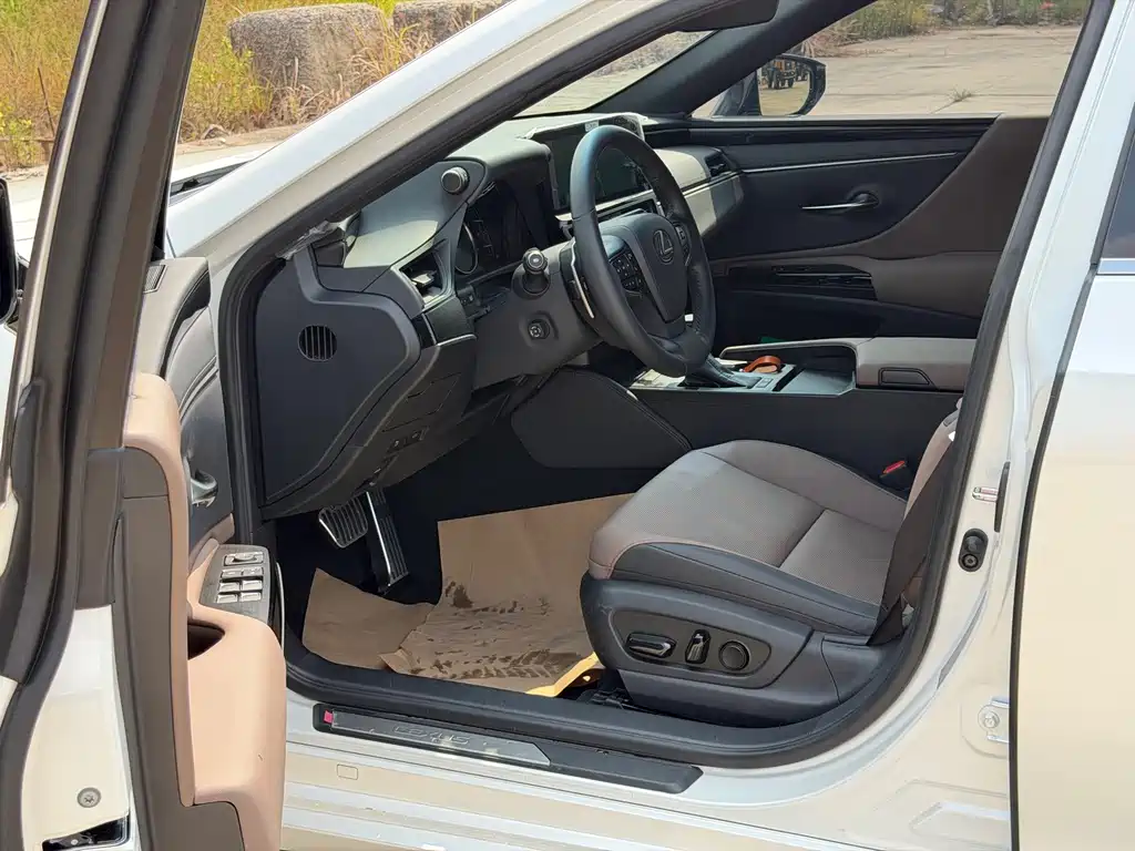 Lexus ES — миниатюра 4