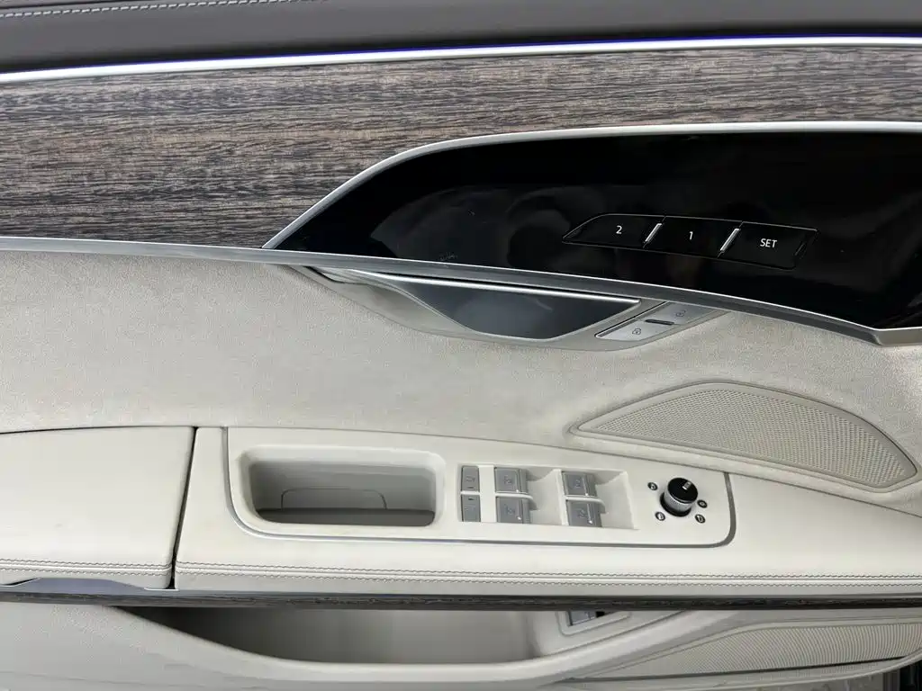 Audi A8 — миниатюра 38