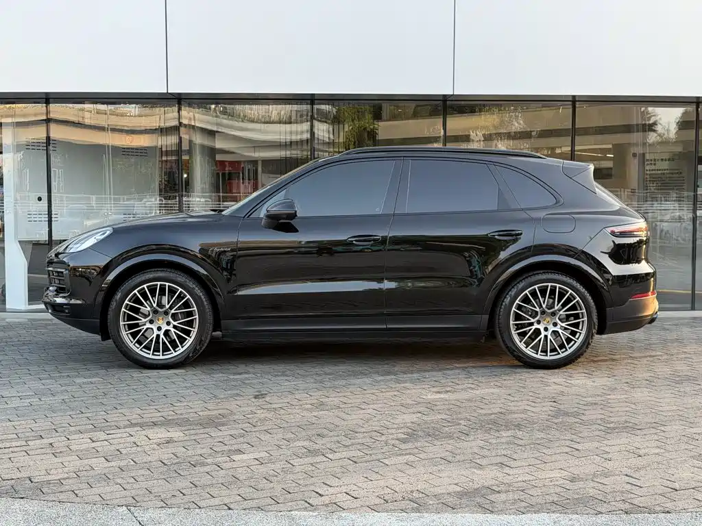 Porsche Cayenne Hybrid — миниатюра 12