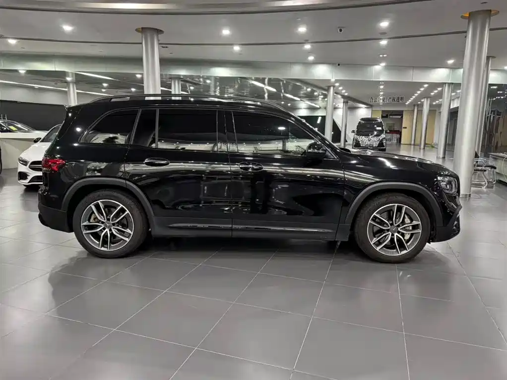 Mercedes-Benz GLB AMG — миниатюра 6