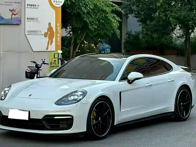 PORSCHE PANAMERA 2021