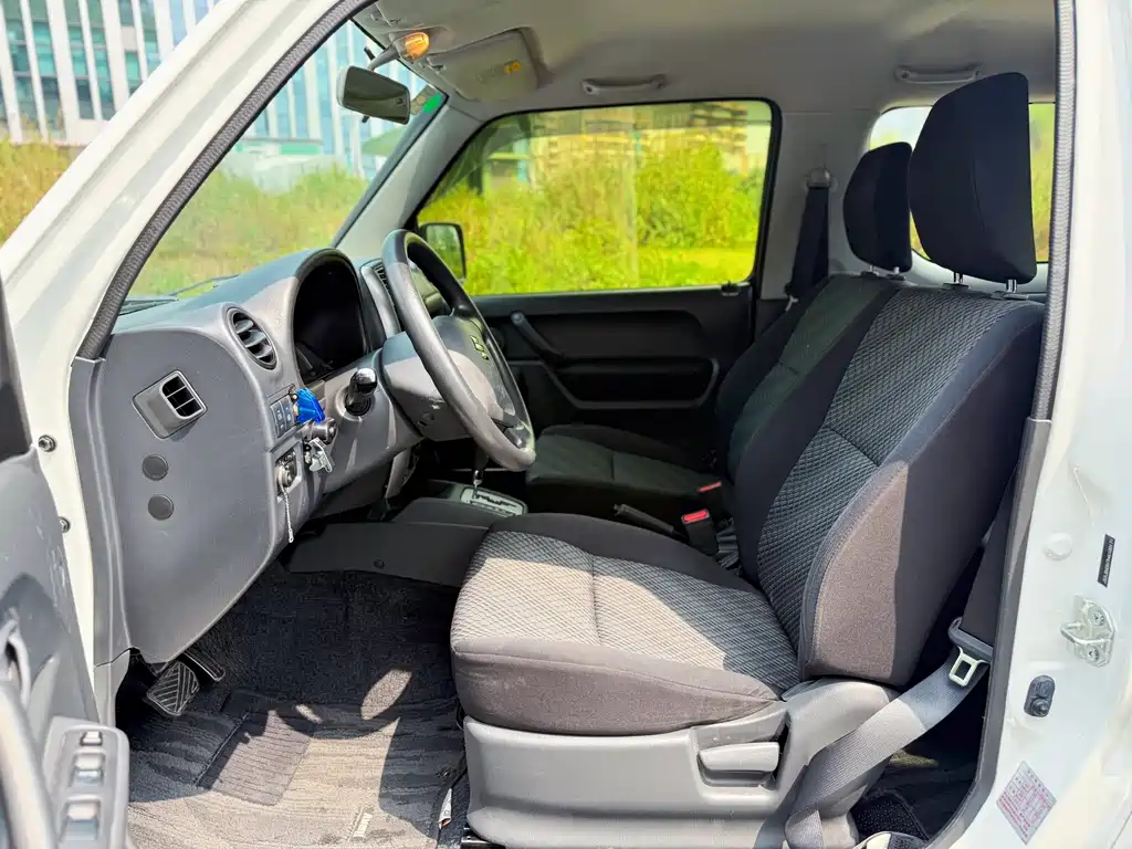 Suzuki Jimny — миниатюра 13