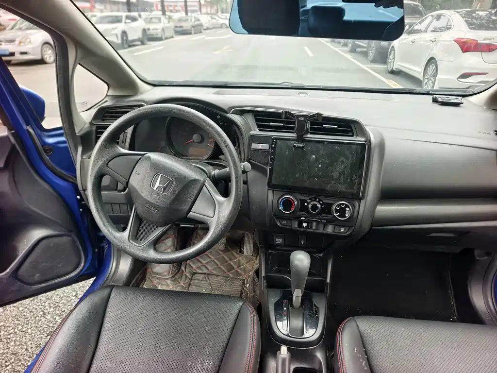 Honda Fit — миниатюра 13