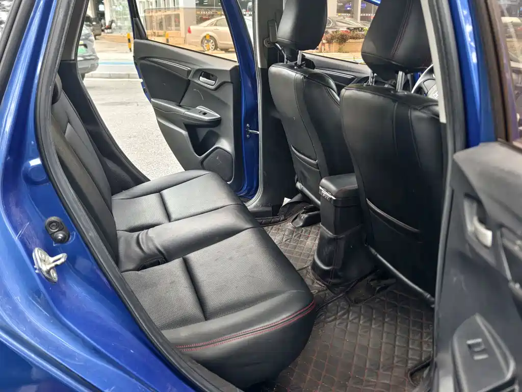 Honda Fit — миниатюра 10