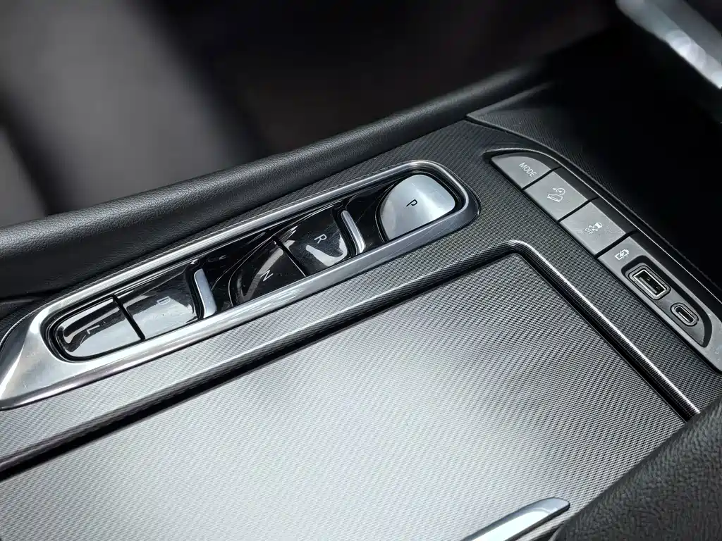 Buick Enclave — миниатюра 19