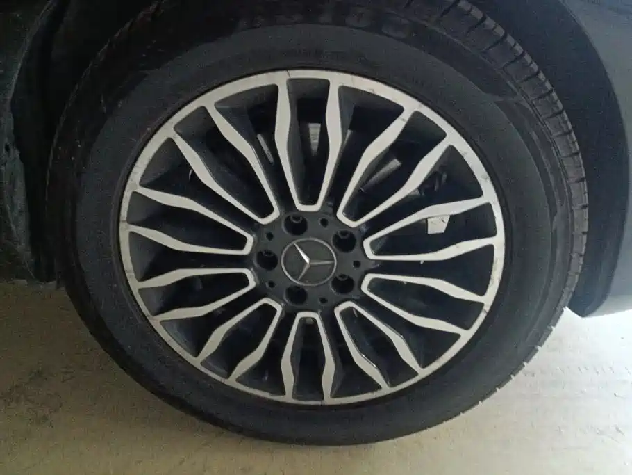 Mercedes-Benz V-Class — миниатюра 6