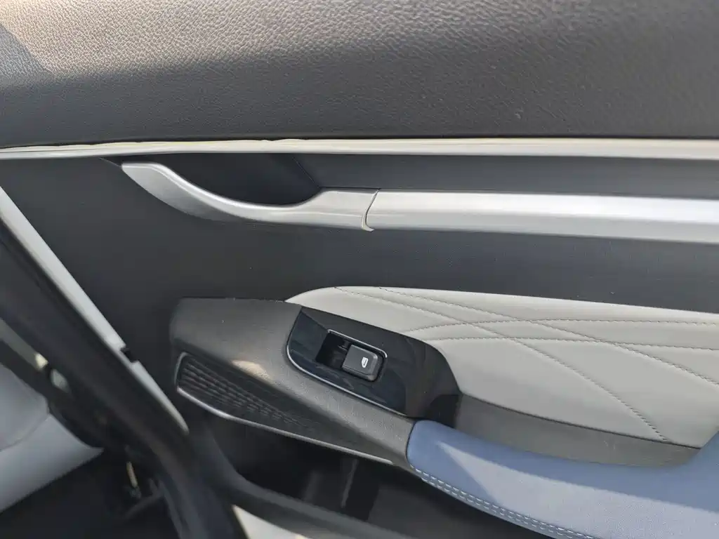 Geely Emgrand — миниатюра 6