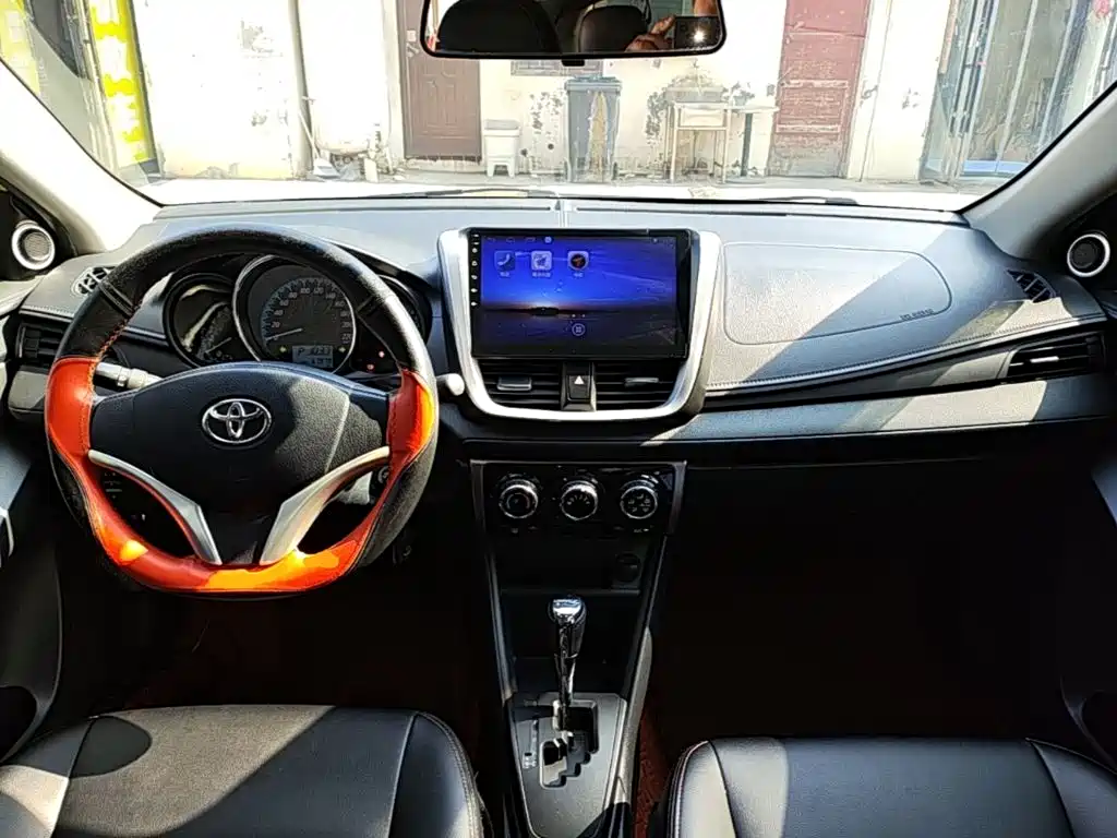 Toyota Yaris L — миниатюра 10