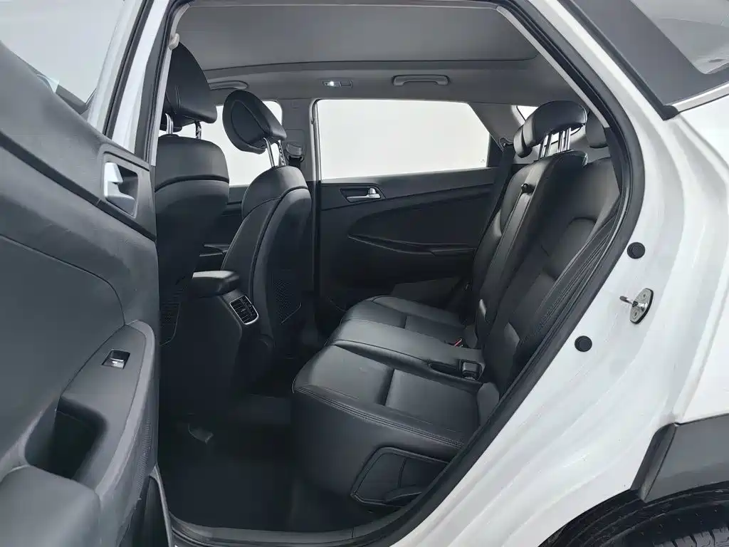 Hyundai Tucson — миниатюра 15