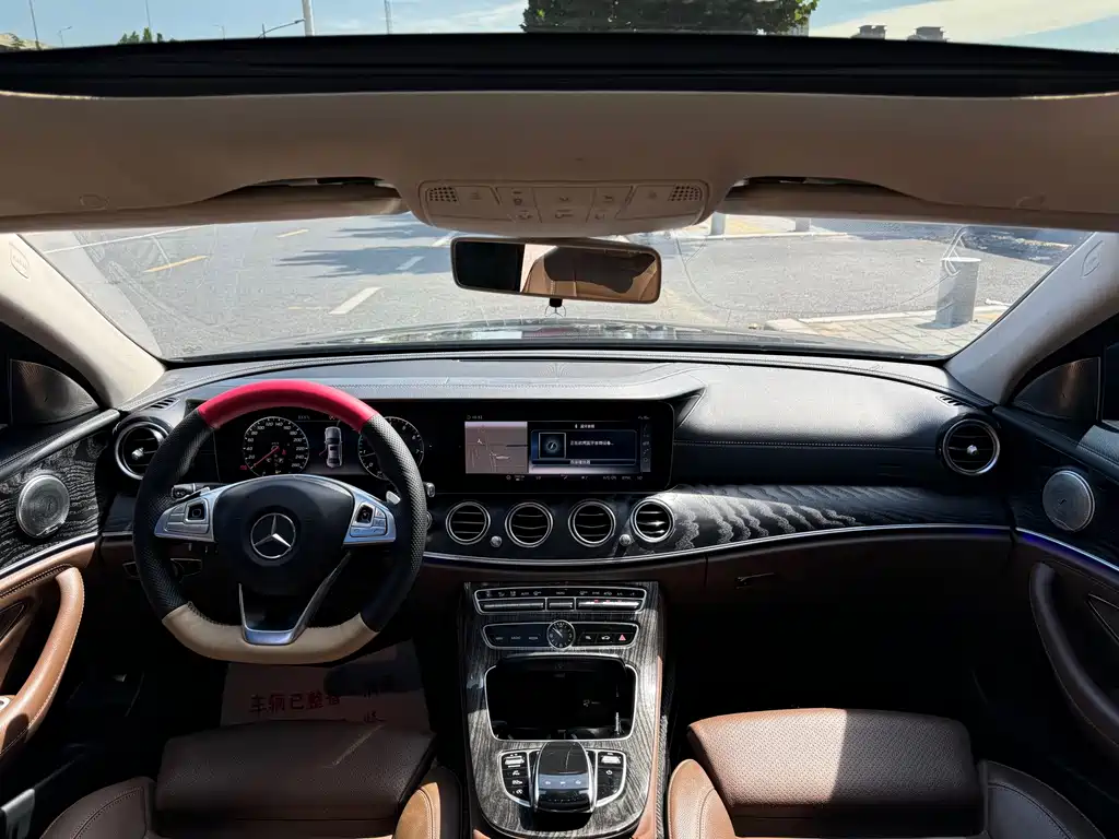 Mercedes-Benz E-Class — миниатюра 5
