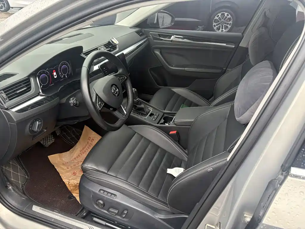 Skoda Superb — миниатюра 11