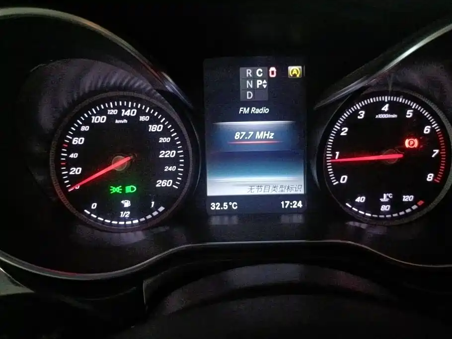 Mercedes-Benz V-Class — миниатюра 14
