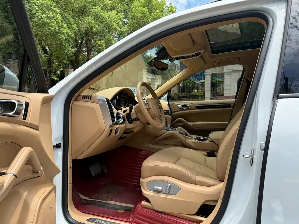 Porsche Cayenne — миниатюра 14