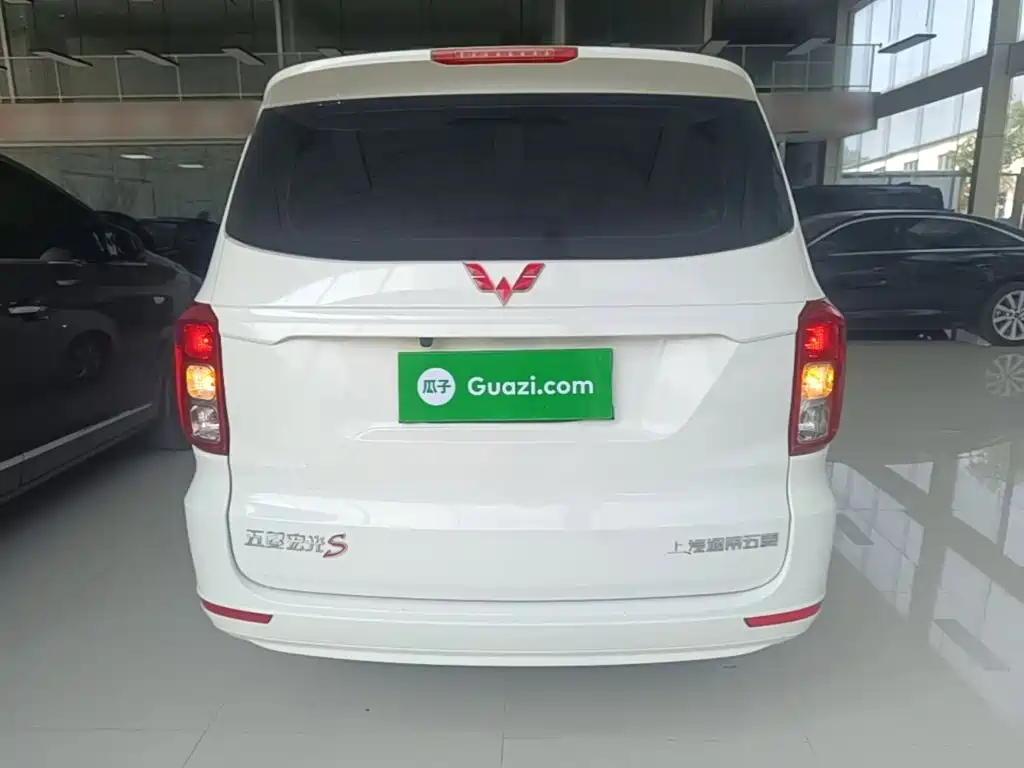 Wuling Hongguang — миниатюра 6