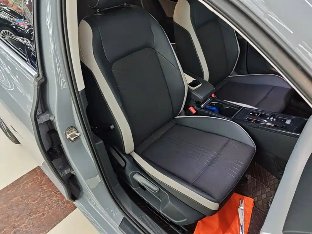 Volkswagen Golf — миниатюра 25