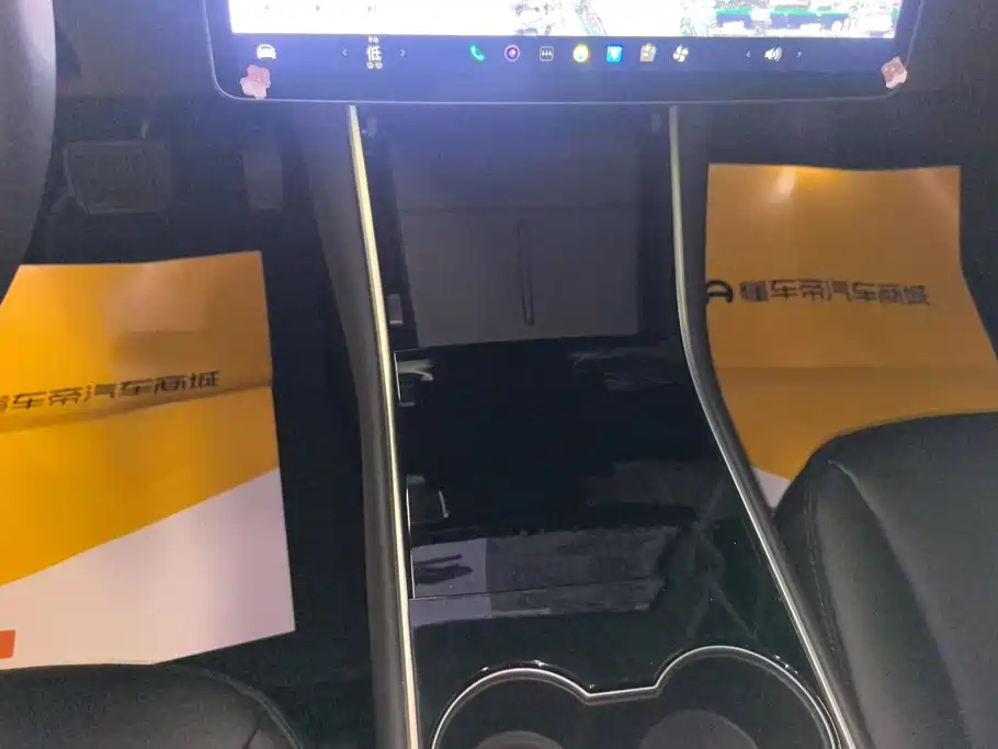Tesla Model 3 — миниатюра 16