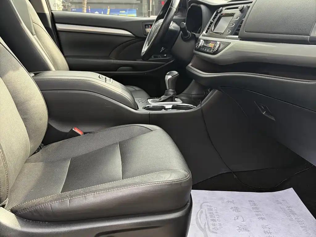 Toyota Highlander — миниатюра 9