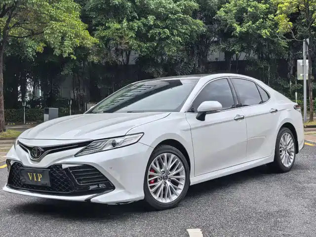TOYOTA CAMRY 2020