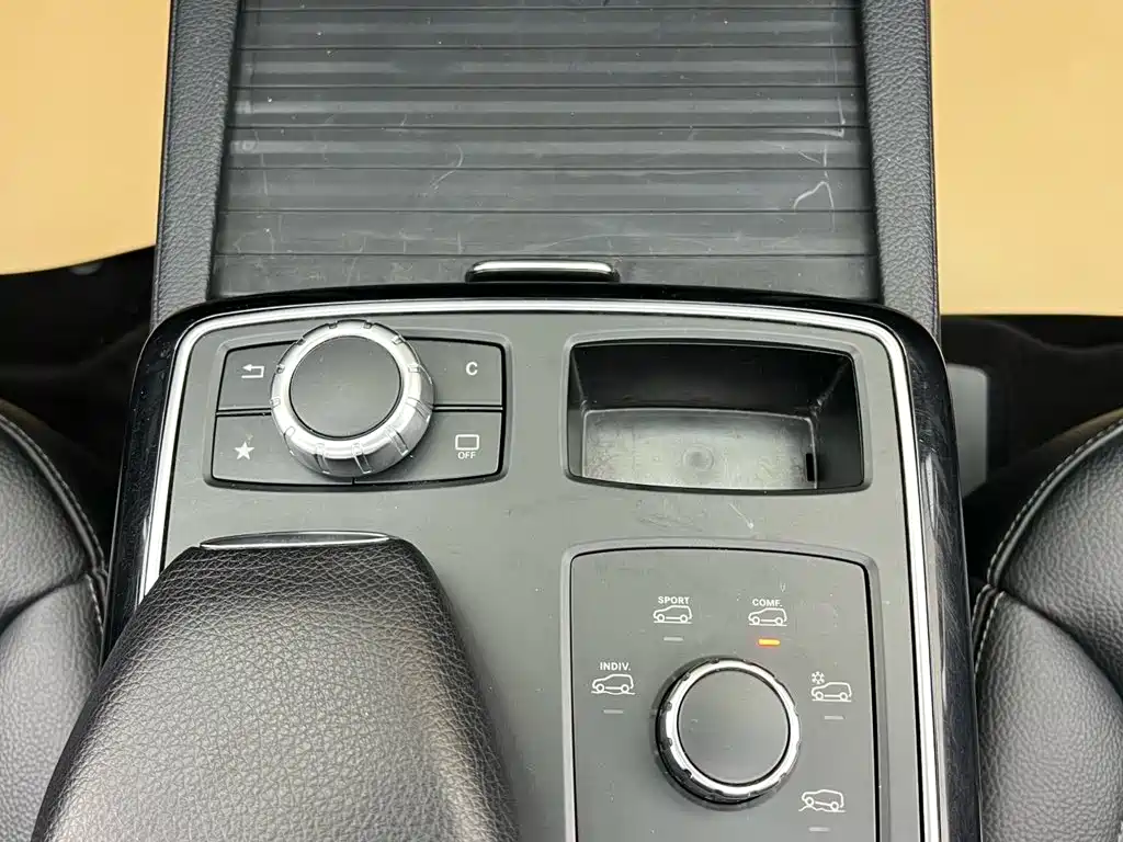 Mercedes-Benz GLE (Import) — миниатюра 22