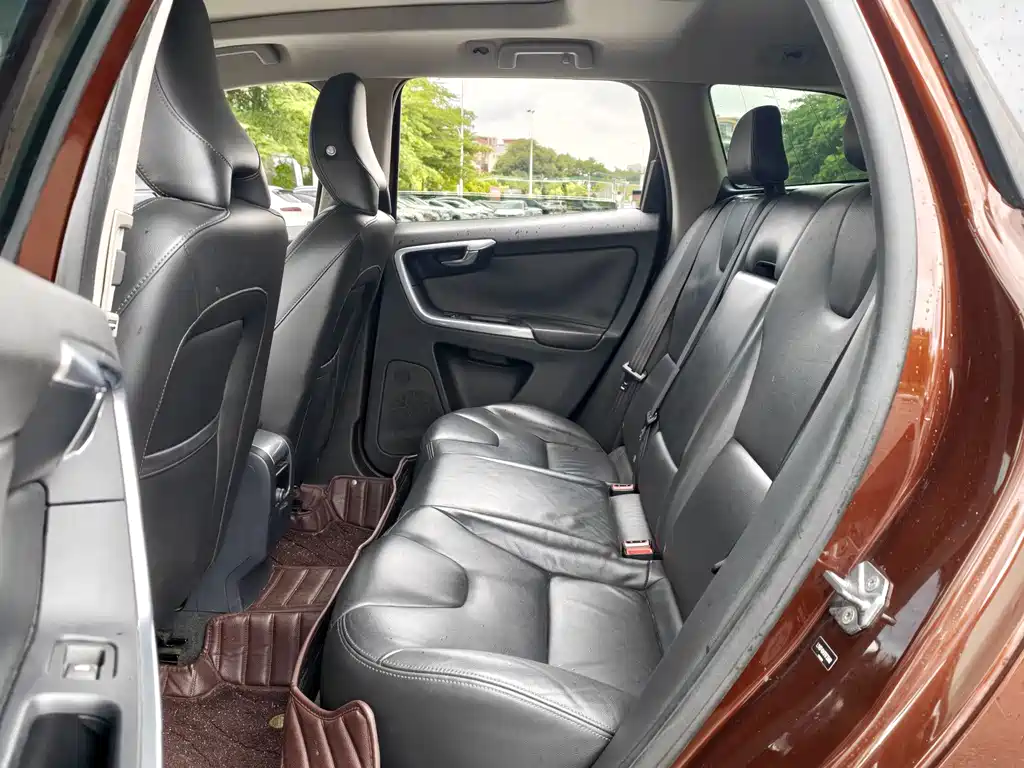 Volvo XC60 — миниатюра 7