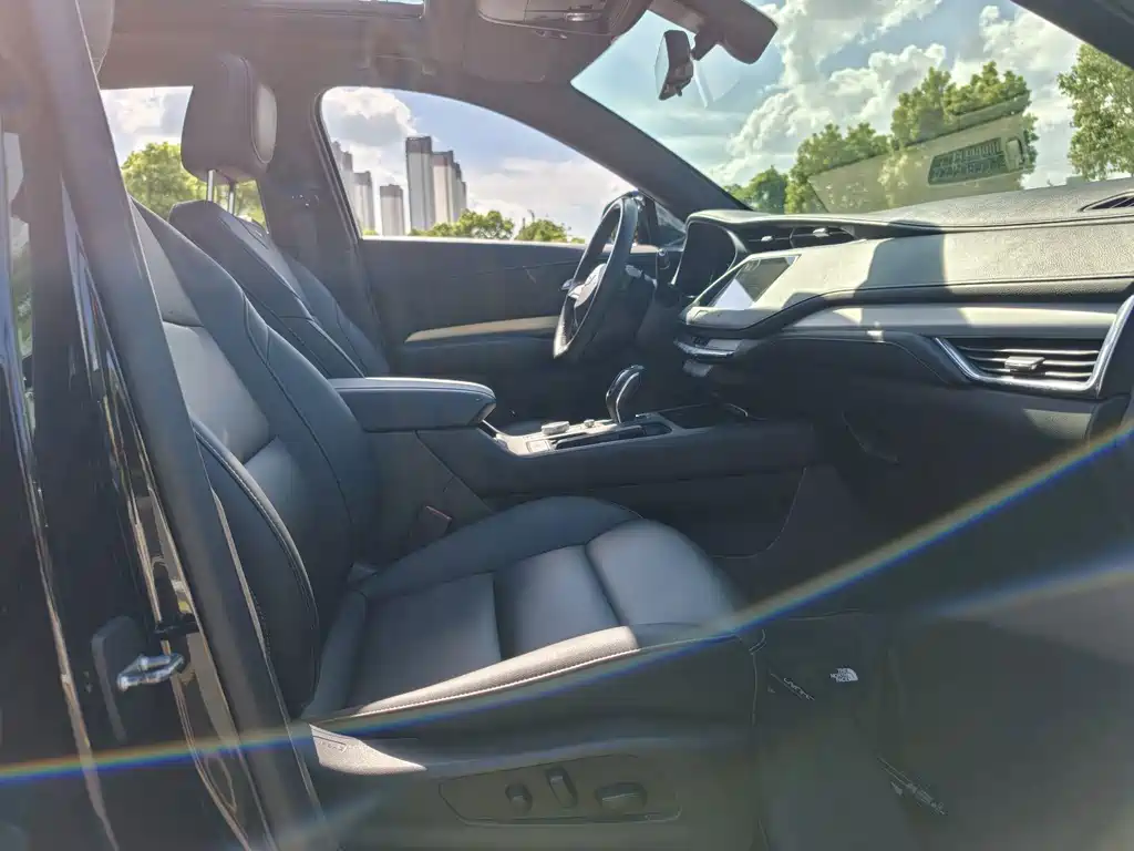 Cadillac XT4 — миниатюра 14
