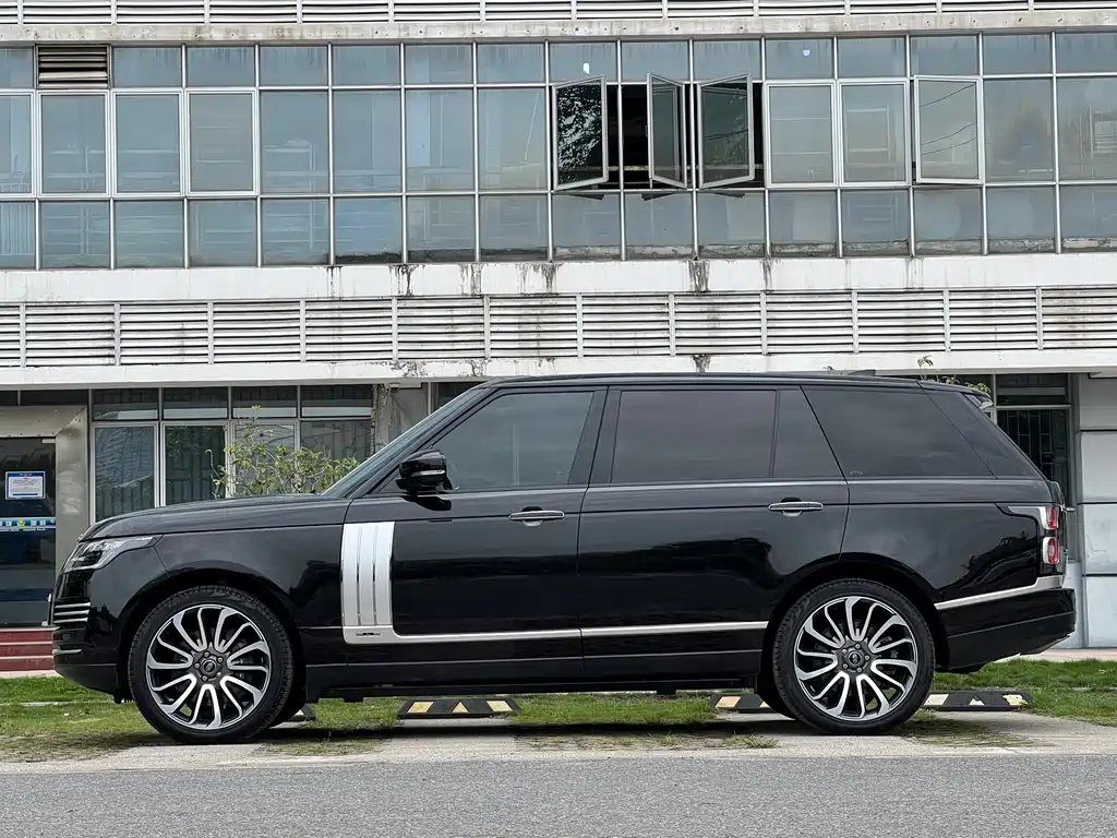 Land Rover Range Rover 2022 3.0 L6 400PS Long Wheelbase