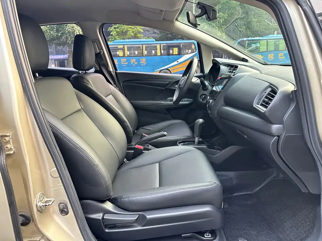 Honda Fit — миниатюра 6